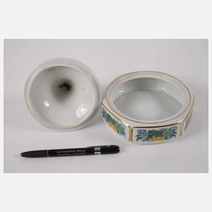 Königlich Tettau Deckeldose mit Putto