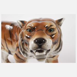 Goldscheider Wien schreitender Tiger