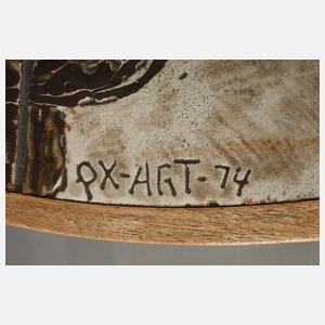 Großer runder Fliesentisch