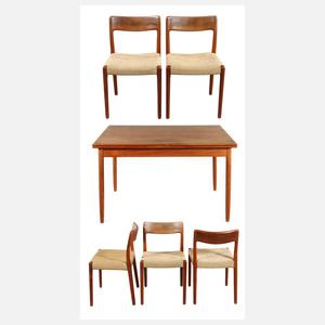 Esstisch und fünf Stühle