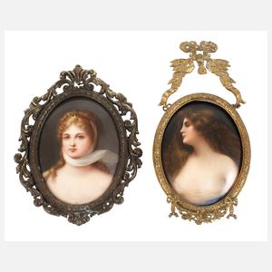 Zwei kleine gerahmte Bildplatten Damenportraits