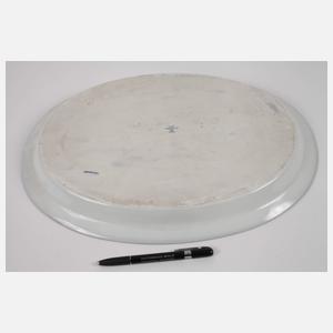 Ovale Prunkplatte im Sèvres-Stil