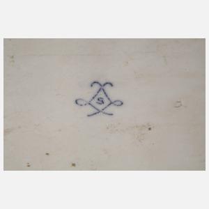 Ovale Prunkplatte im Sèvres-Stil