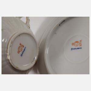 KPM Berlin zwölf Suppentassen Blumen und Insekten