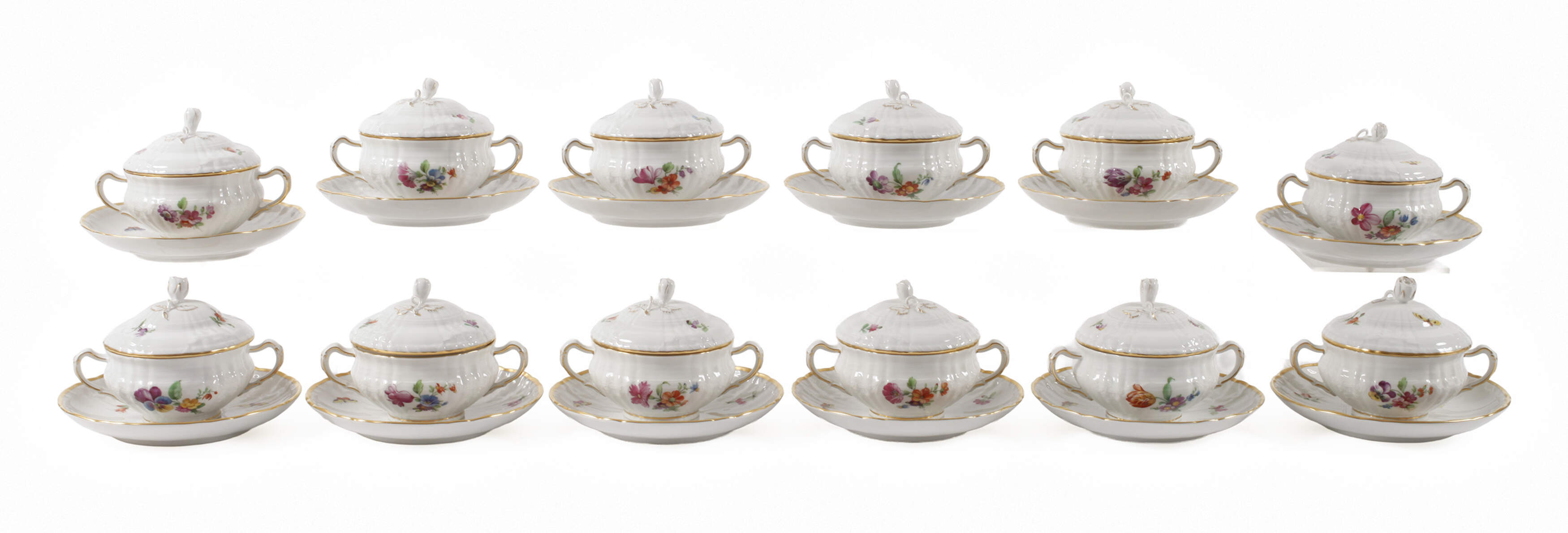 KPM Berlin zwölf Suppentassen Blumen und Insekten