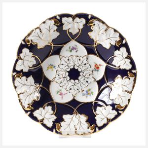 Meissen Prunkschale Streublümchendekor