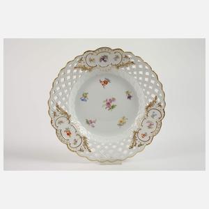 Meissen zwölf Durchbruchteller Streublümchendekor