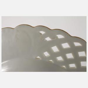 Meissen zwölf Durchbruchteller Streublümchendekor