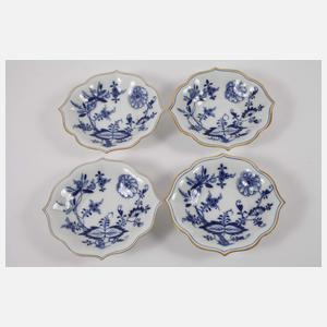 Meissen vier Tassen "Zwiebelmuster" mit Goldrand