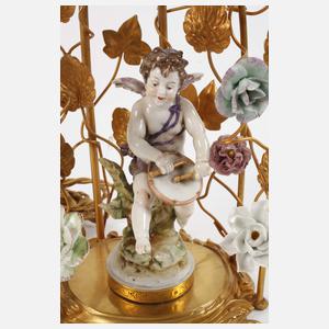 Volkstedt Prunkleuchter mit Amorette