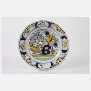 Drei Delfter Fayenceteller