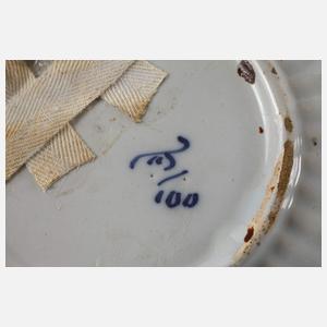 Fayenceschale und zwei Delfter Teller