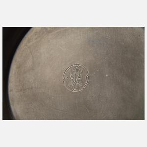 Figurenkrug als kellnerndes Schwein