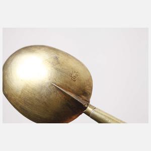 Barockes Silberbesteck mit Porzellangriffen