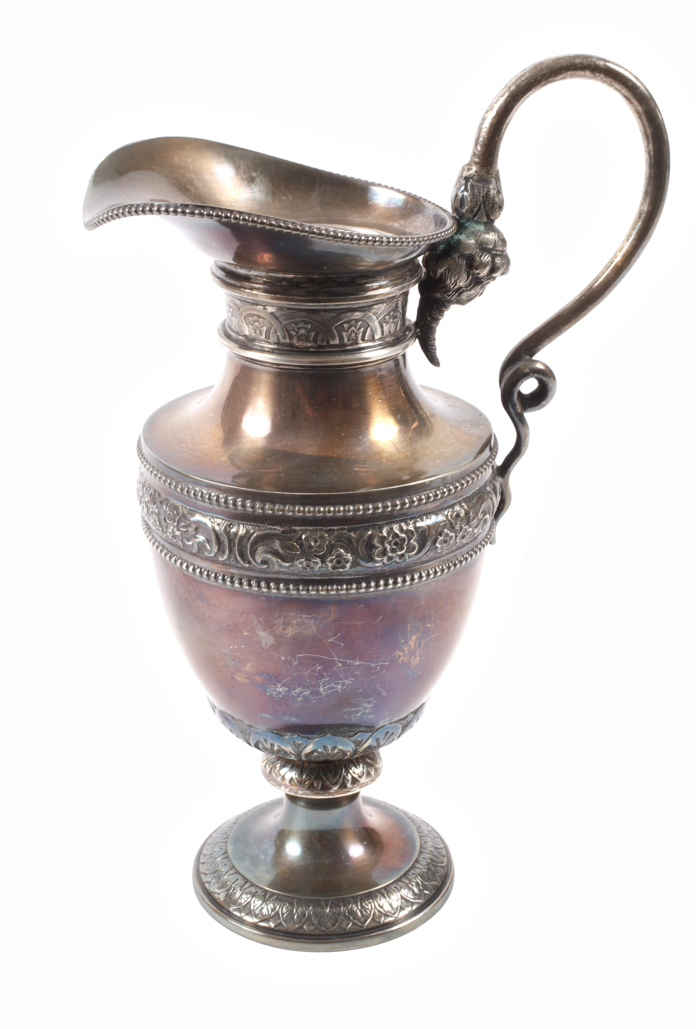 Schenkkanne im klassizistischen Stil