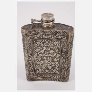 Abendtasche und Flachmann