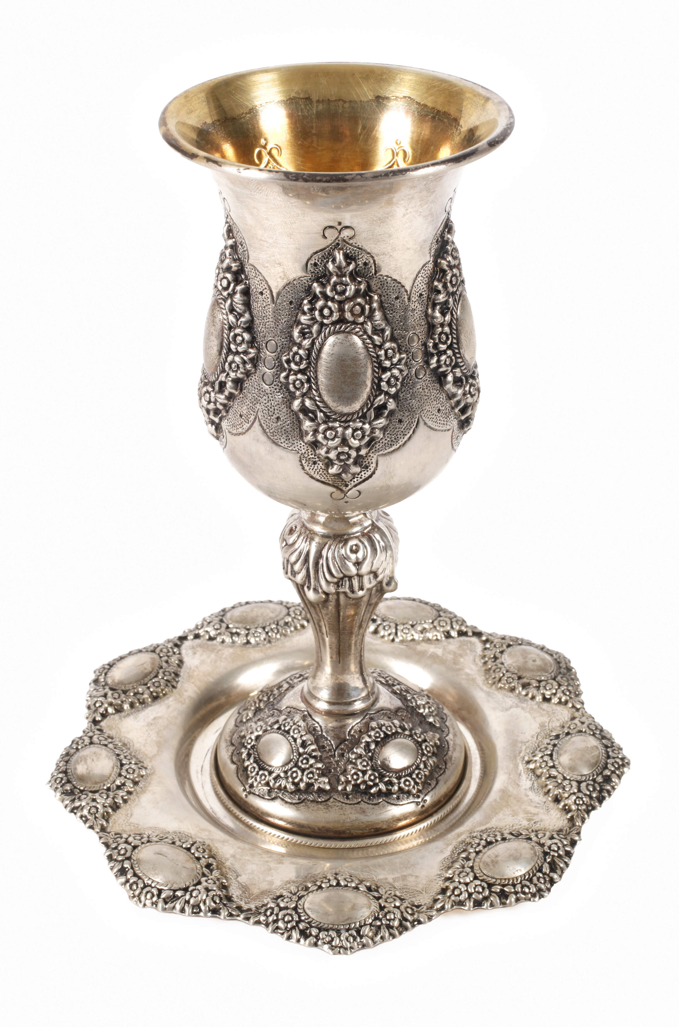 Silberkelch mit Tablett