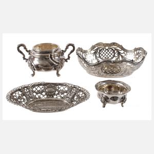 Vier Teile Tafelsilber