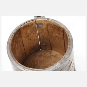 Übergroßer Daubenkrug