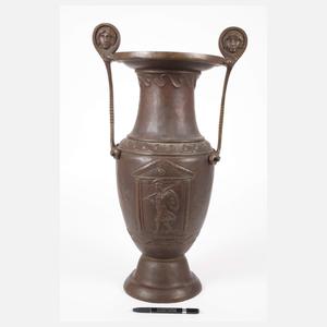 Große Kratervase im antiken Stil
