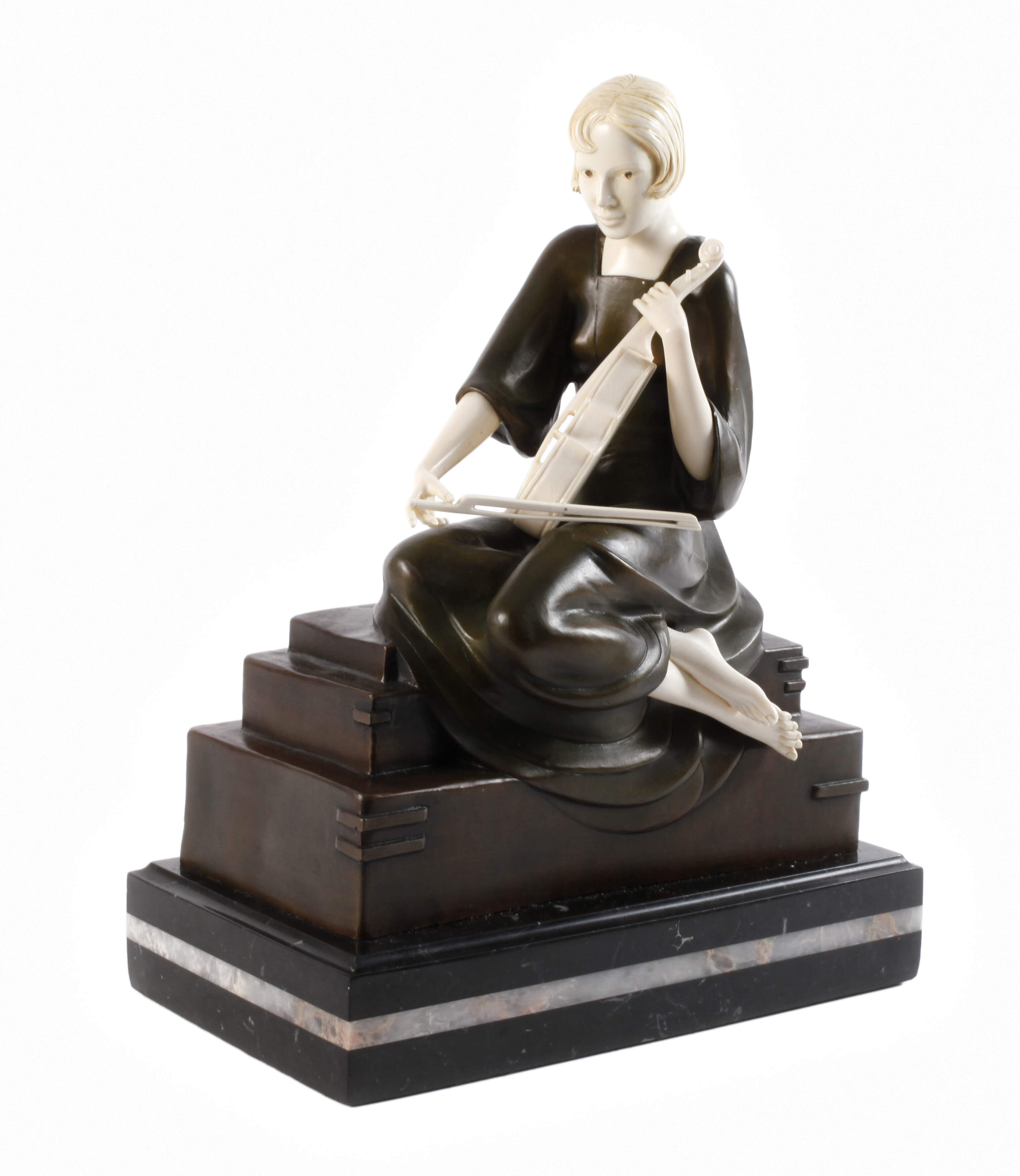 Paul Phillippe, Chryselephantin Violinistin