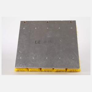 Ottmar Hörl, Kleines sonnengelbes Besenstück