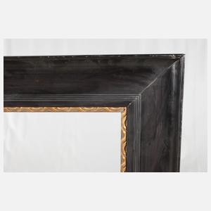 Breite schwarze Lackleiste