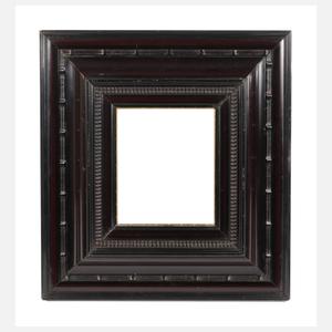 Breite schwarze Lackleiste