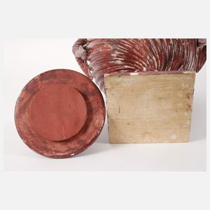 Große geschnitzte Deckelvase
