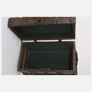 Kleine Barocktruhe