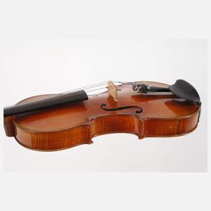 Violine mit Bogen