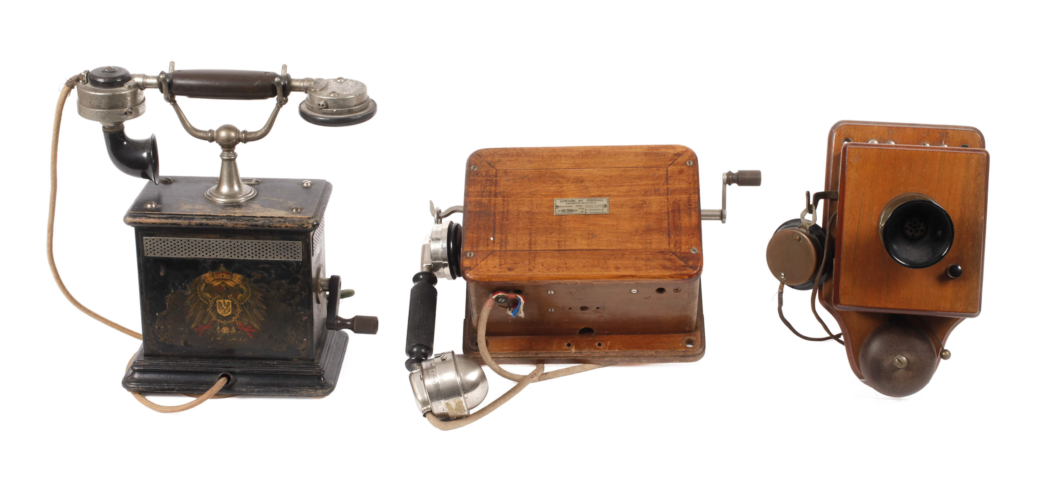 Drei historische Fernsprecher