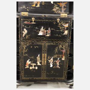 Barschrank mit Chinoiserien