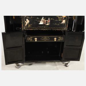 Barschrank mit Chinoiserien