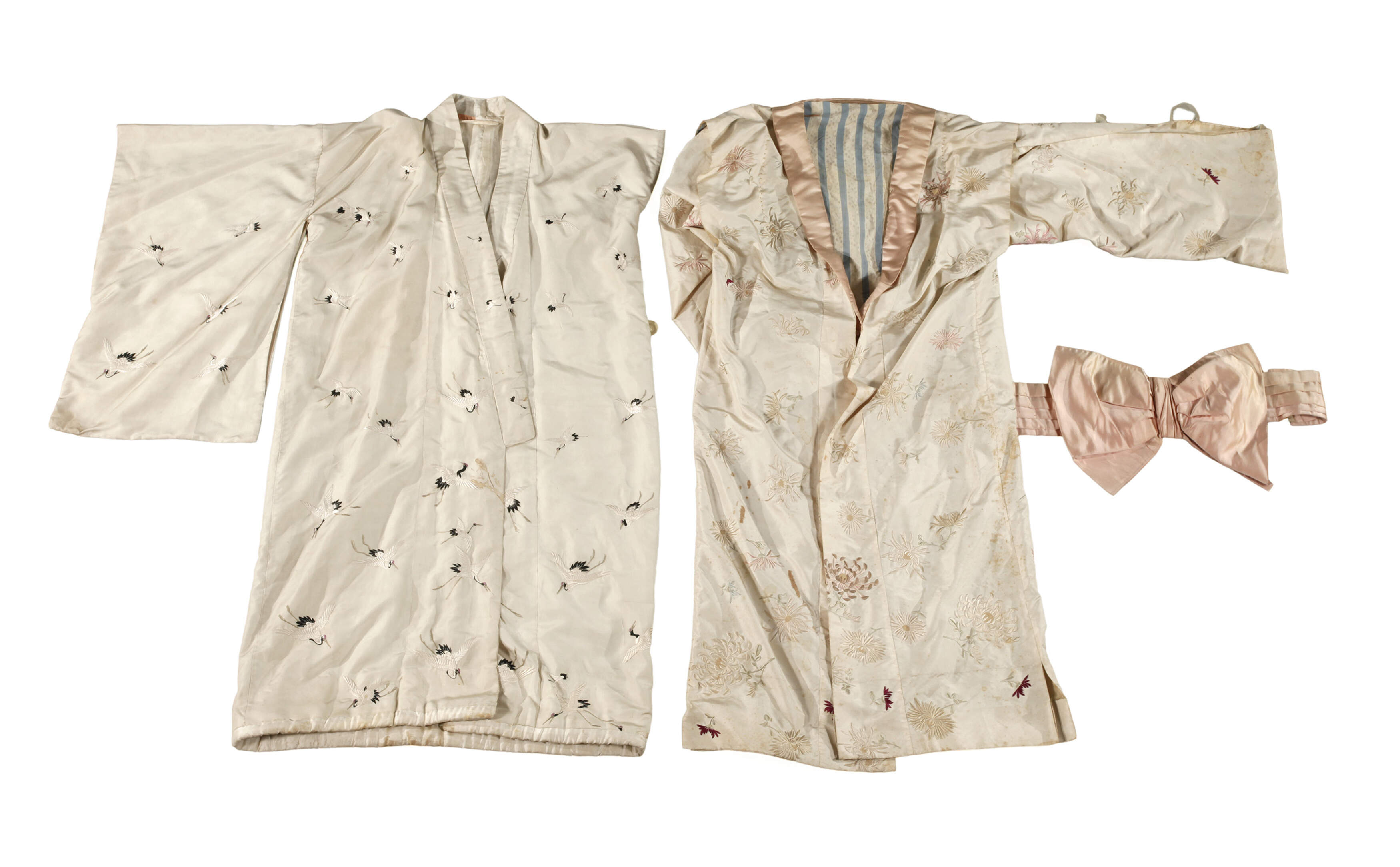 Zwei historische Kimono