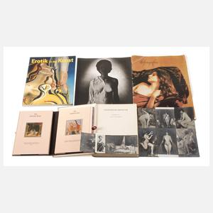 Konvolut Fotos, Postkarten und Bücher Erotik