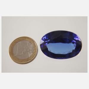 Musealer facettierter Tansanit von 76,325 ct