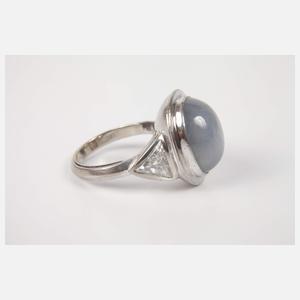 Damenring mit Sternsaphir und Diamanten