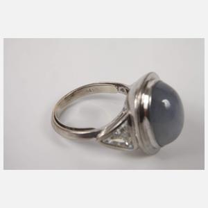Damenring mit Sternsaphir und Diamanten