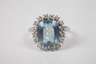 Opulenter Damenring mit Aquamarin und Brillanten