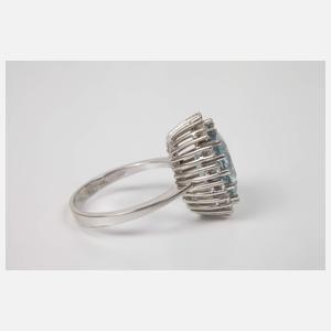 Opulenter Damenring mit Aquamarin und Brillanten