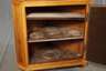 Klassizistischer Eckschrank