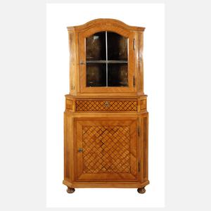 Klassizistischer Eckschrank