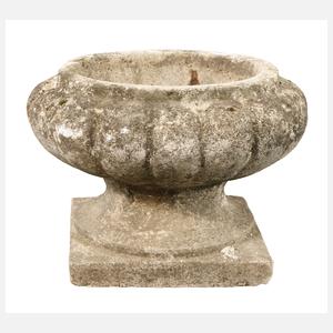 Vogeltränke als Gartenamphore