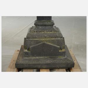 Großes Grabkreuz