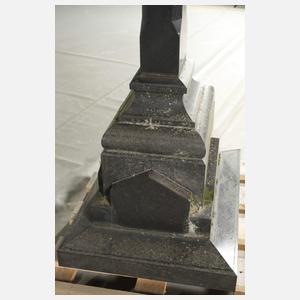 Großes Grabkreuz