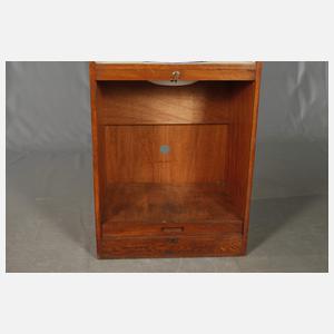 Waschschrank mit Rolloverschluss