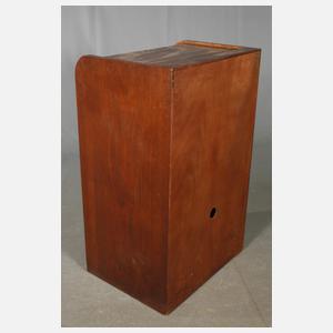 Waschschrank mit Rolloverschluss