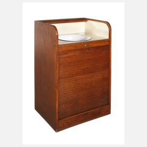 Waschschrank mit Rolloverschluss