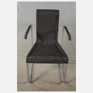 Kragstuhl mit Hocker